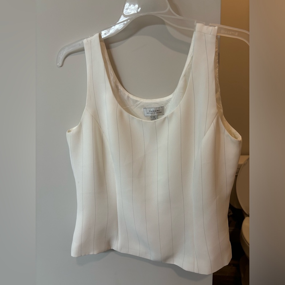 Woman’s casual vest